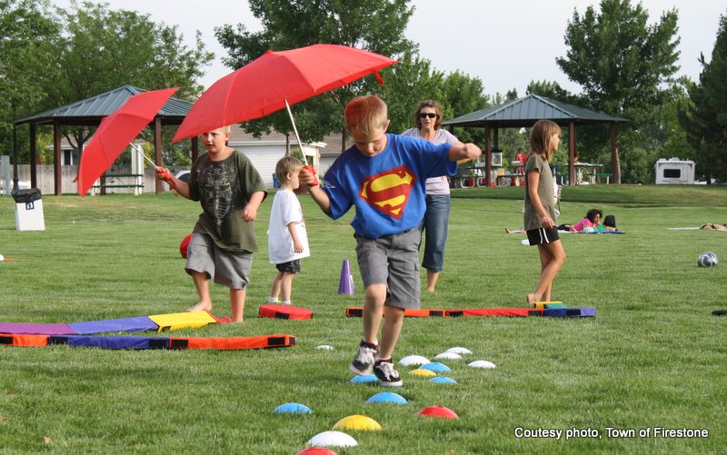 fun family fitness games at Food & Flick Friday in Firestone Colorado. HeidiTown.com