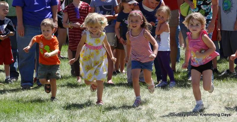 Kids racing at Kremmling Days in Kremmling Colorado. HeidiTown.com