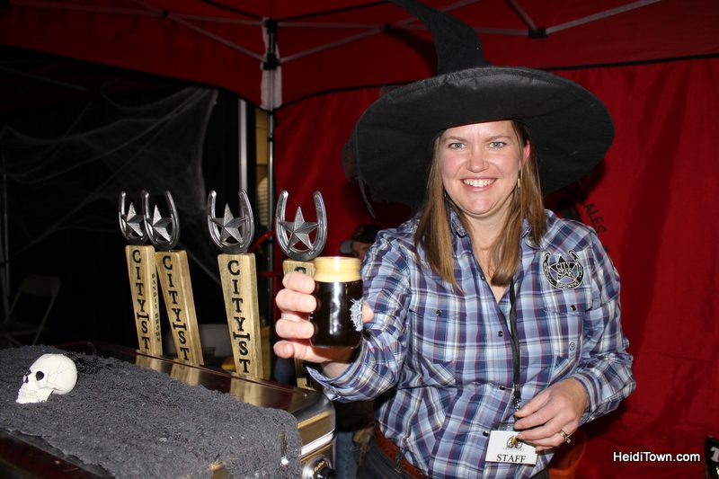 featured-festival-fall-back-beer-festival-2016-estes-park-heiditown-6