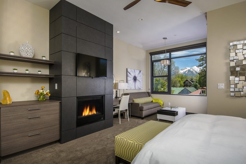 5 Unique Colorado Inns that Should be on Your Radar. The Distillery Inn Ginger Room. HeidiTown.com