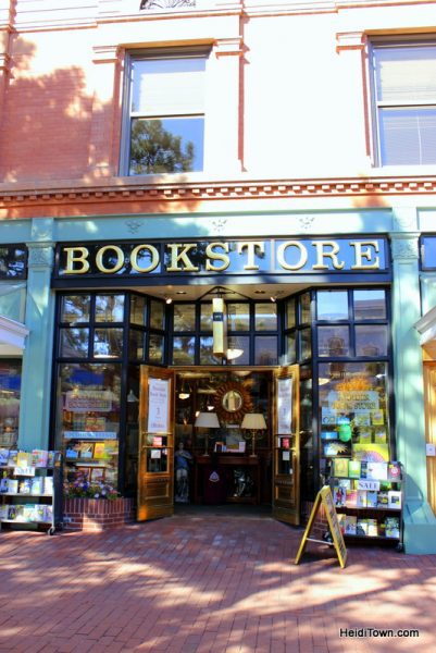 The Mayor Goes Shopping on the Pearl Street Mall in Boulder, Colorado (7)
