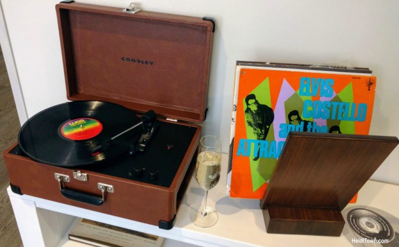 The Elizabeth record player in room