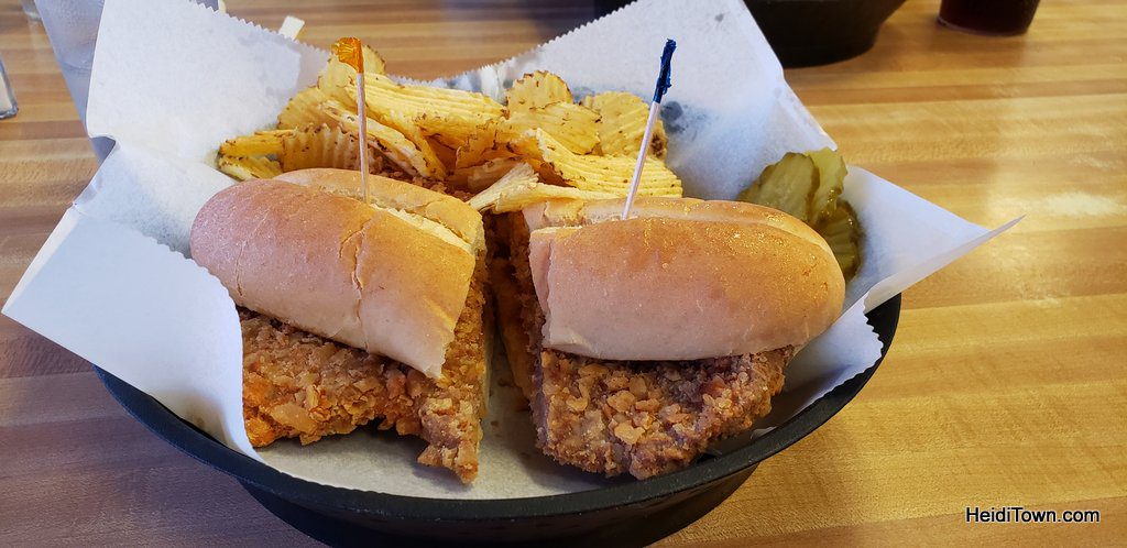 Road Trip Travel How to Find Great Food Along the Way. Lincoln Highway Diner. HeidiTown.com